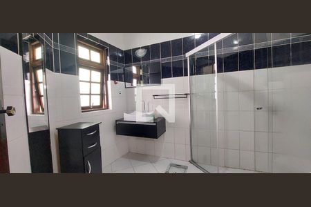 Casa à venda com 400m², 3 quartos e 4 vagasBanheiro Quarto 1 suíte