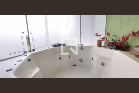 Casa à venda com 400m², 3 quartos e 4 vagasBanheira Quarto 1 suíte