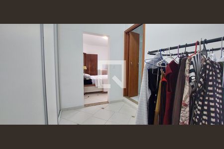 Casa à venda com 400m², 3 quartos e 4 vagasCloset Quarto 2 suíte