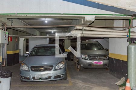 Apartamento à venda com 120m², 3 quartos e 4 vagas Apartamento à venda com 120m², 3 quartos e 4 vagasGaragem