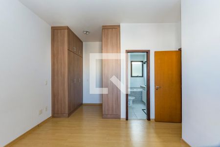 Apartamento à venda com 120m², 3 quartos e 4 vagas Apartamento à venda com 120m², 3 quartos e 4 vagasSuíte