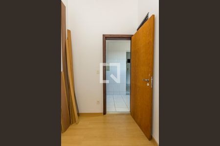 Apartamento à venda com 120m², 3 quartos e 4 vagas Apartamento à venda com 120m², 3 quartos e 4 vagasQuarto de Serviço