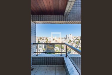 Apartamento à venda com 120m², 3 quartos e 4 vagas Apartamento à venda com 120m², 3 quartos e 4 vagasVaranda da Suíte