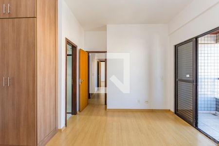 Apartamento à venda com 120m², 3 quartos e 4 vagas Apartamento à venda com 120m², 3 quartos e 4 vagasSuíte
