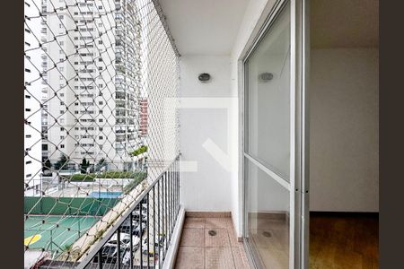 Apartamento para alugar com 72m², 2 quartos e 1 vagaSacada Sala