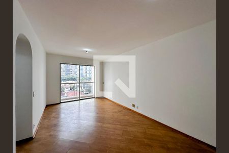 Apartamento para alugar com 72m², 2 quartos e 1 vagaSala