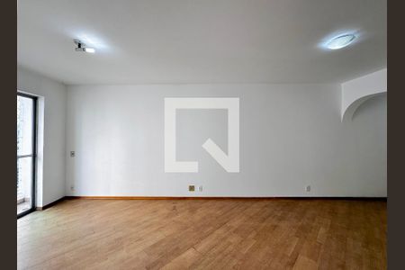 Apartamento para alugar com 72m², 2 quartos e 1 vagaSala