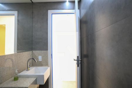 Apartamento para alugar com 157m², 2 quartos e 2 vagasBanheiro social