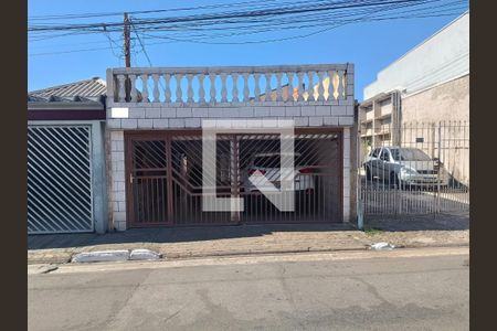 Casa à venda com 225m², 5 quartos e 2 vagas Casa à venda com 225m², 5 quartos e 2 vagasFachada