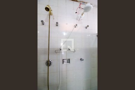 Casa à venda com 430m², 4 quartos e 4 vagasBanheiro da Suíte Master