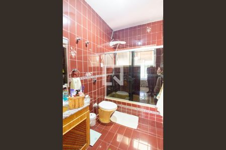 Casa à venda com 430m², 4 quartos e 4 vagasBanheiro da Suíte 4