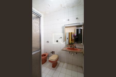 Casa à venda com 430m², 4 quartos e 4 vagasBanheiro da Suíte 2