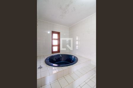 Casa à venda com 430m², 4 quartos e 4 vagasBanheiro da Suíte Master