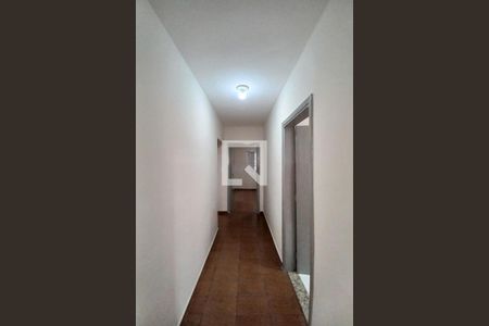 Corredor  de casa à venda com 3 quartos, 250m² em Jardim dos Oliveiras, Campinas