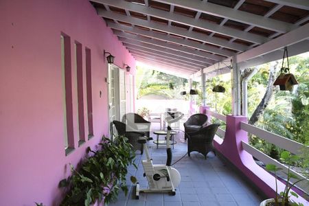 Casa de condomínio para alugar com 430m², 4 quartos e 3 vagasVaranda