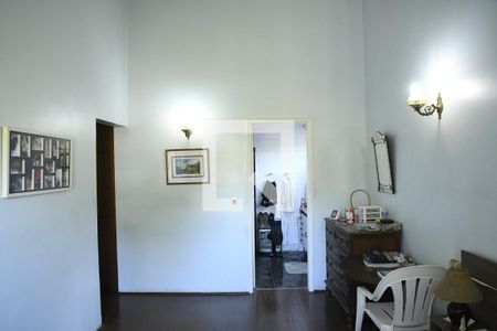 Casa de condomínio para alugar com 430m², 4 quartos e 3 vagasSuíte