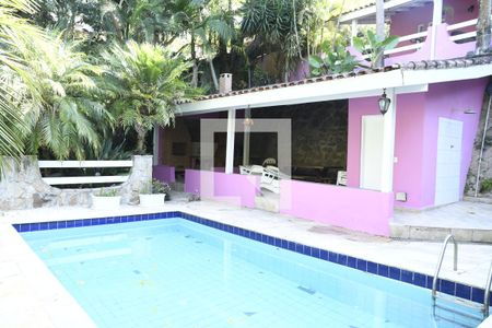 Casa de condomínio para alugar com 430m², 4 quartos e 3 vagasPiscina