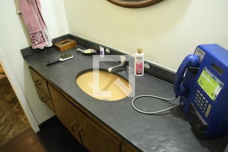 Lavabo de casa de condomínio para alugar com 4 quartos, 430m² em Chácara Pavoeiro, Cotia