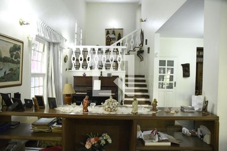 Sala de casa de condomínio para alugar com 4 quartos, 430m² em Chácara Pavoeiro, Cotia