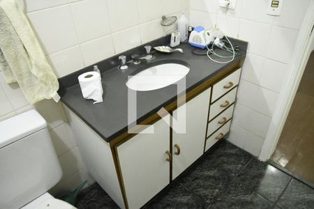 Casa de condomínio para alugar com 430m², 4 quartos e 3 vagasBanheiro Social