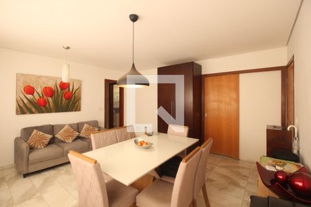 Sala  de apartamento à venda com 3 quartos, 130m² em Grajaú, Belo Horizonte