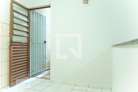 Casa para alugar com 37m², 1 quarto e sem vaga