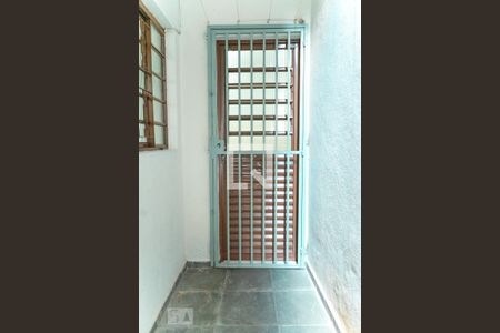 Casa para alugar com 37m², 1 quarto e sem vaga