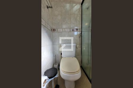 Apartamento à venda com 198m², 3 quartos e 2 vagas Apartamento à venda com 198m², 3 quartos e 2 vagasBanheiro da suíte