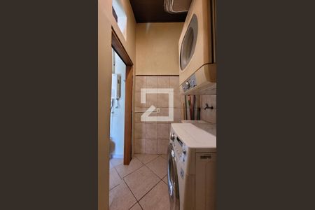 Apartamento à venda com 198m², 3 quartos e 2 vagas Apartamento à venda com 198m², 3 quartos e 2 vagasLavanderia