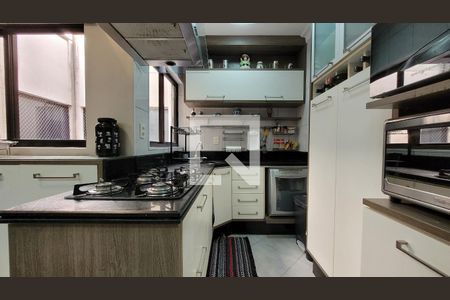 Apartamento à venda com 198m², 3 quartos e 2 vagas Apartamento à venda com 198m², 3 quartos e 2 vagasCozinha