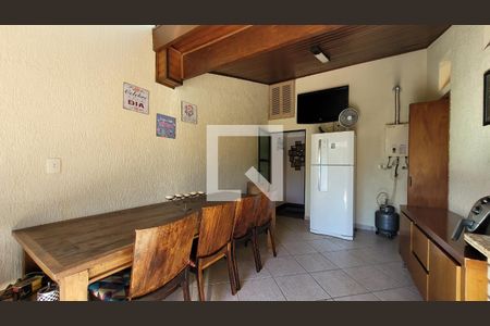 Apartamento à venda com 198m², 3 quartos e 2 vagas Apartamento à venda com 198m², 3 quartos e 2 vagasCobertura