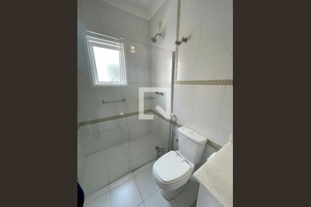 Casa de condomínio à venda com 380m², 5 quartos e 4 vagas Casa de condomínio à venda com 380m², 5 quartos e 4 vagasBanheiro da Suíte 3