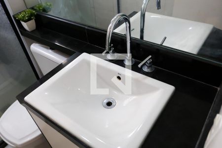 Apartamento à venda com 64m², 2 quartos e 1 vaga Apartamento à venda com 64m², 2 quartos e 1 vagaBanheiro da Suíte 2