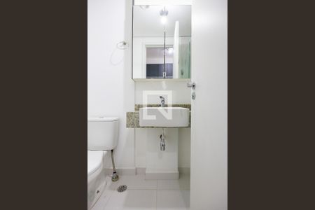 Studio para alugar com 24m², 1 quarto e sem vaga Studio para alugar com 24m², 1 quarto e sem vagaBanheiro