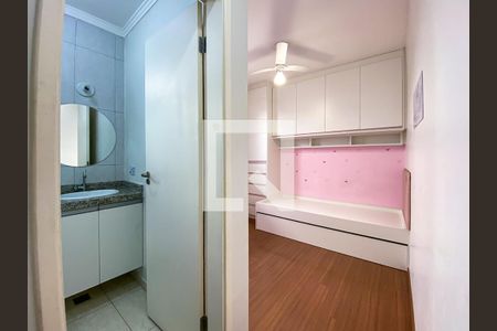 Quarto 1 de casa para alugar com 2 quartos, 70m² em Jardim Santos Dumont, São Paulo