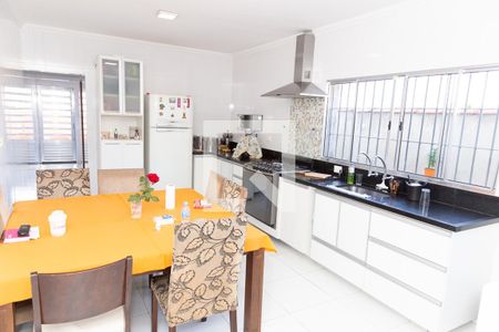 Casa à venda com 323m², 3 quartos e 2 vagasCozinha