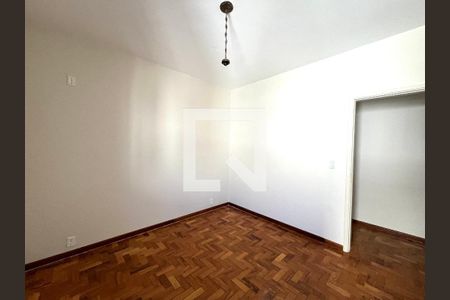 Casa à venda com 350m², 4 quartos e 4 vagas Casa à venda com 350m², 4 quartos e 4 vagasQuarto 4