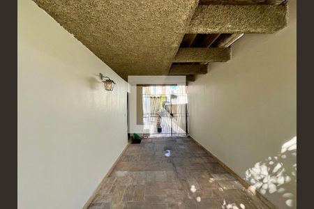 Casa à venda com 350m², 4 quartos e 4 vagas Casa à venda com 350m², 4 quartos e 4 vagasHall de entrada