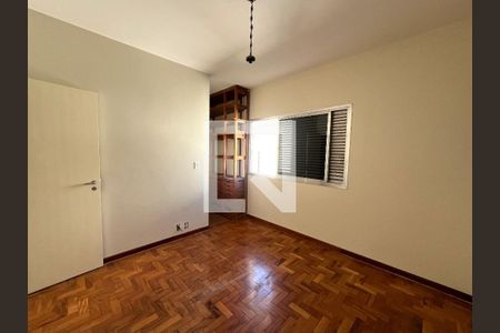 Casa à venda com 350m², 4 quartos e 4 vagas Casa à venda com 350m², 4 quartos e 4 vagasQuarto 4