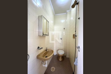 Casa à venda com 350m², 4 quartos e 4 vagas Casa à venda com 350m², 4 quartos e 4 vagasBanheiro de serviço