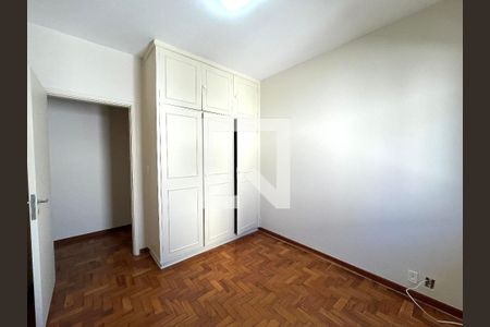 Casa à venda com 350m², 4 quartos e 4 vagas Casa à venda com 350m², 4 quartos e 4 vagasQuarto 3