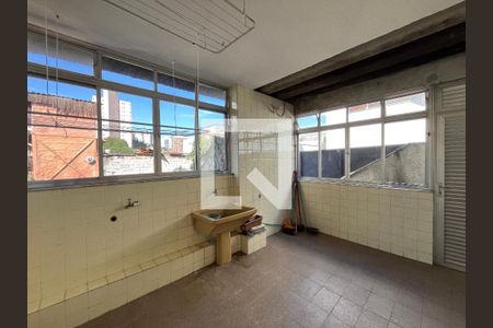 Casa à venda com 350m², 4 quartos e 4 vagas Casa à venda com 350m², 4 quartos e 4 vagasÁrea de Serviço