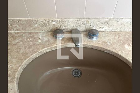 Casa à venda com 350m², 4 quartos e 4 vagas Casa à venda com 350m², 4 quartos e 4 vagasBanheiro da Suíte 1