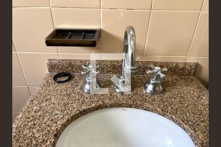 Casa à venda com 350m², 4 quartos e 4 vagas Casa à venda com 350m², 4 quartos e 4 vagasBanheiro da Suíte 2