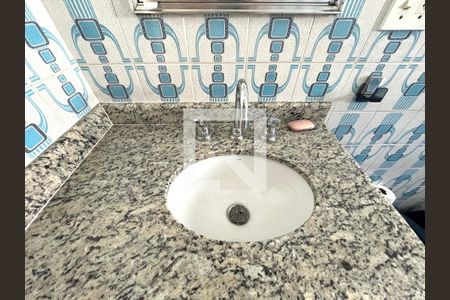 Casa à venda com 350m², 4 quartos e 4 vagas Casa à venda com 350m², 4 quartos e 4 vagasBanheiro Corredor