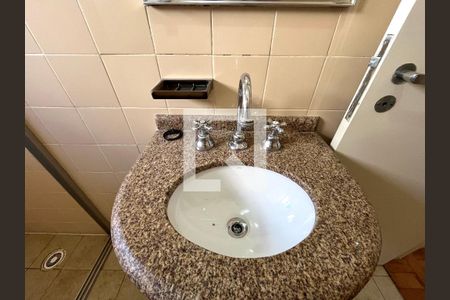 Casa à venda com 350m², 4 quartos e 4 vagas Casa à venda com 350m², 4 quartos e 4 vagasBanheiro da Suíte 2