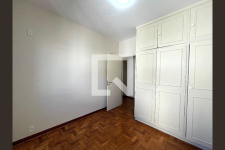 Casa à venda com 350m², 4 quartos e 4 vagas Casa à venda com 350m², 4 quartos e 4 vagasQuarto 3