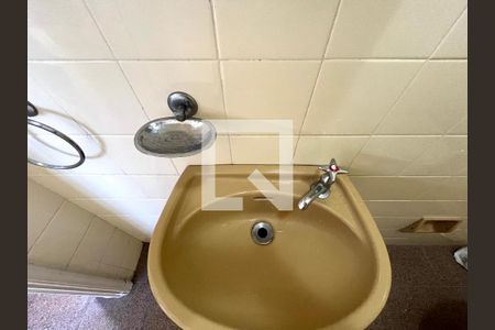 Casa à venda com 350m², 4 quartos e 4 vagas Casa à venda com 350m², 4 quartos e 4 vagasBanheiro de serviço