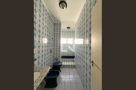 Casa à venda com 350m², 4 quartos e 4 vagas Casa à venda com 350m², 4 quartos e 4 vagasBanheiro Corredor