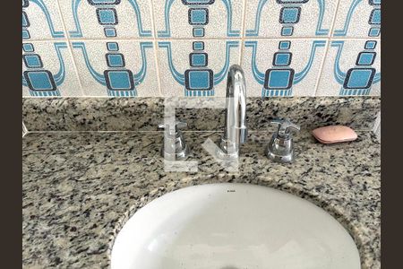 Casa à venda com 350m², 4 quartos e 4 vagas Casa à venda com 350m², 4 quartos e 4 vagasBanheiro Corredor